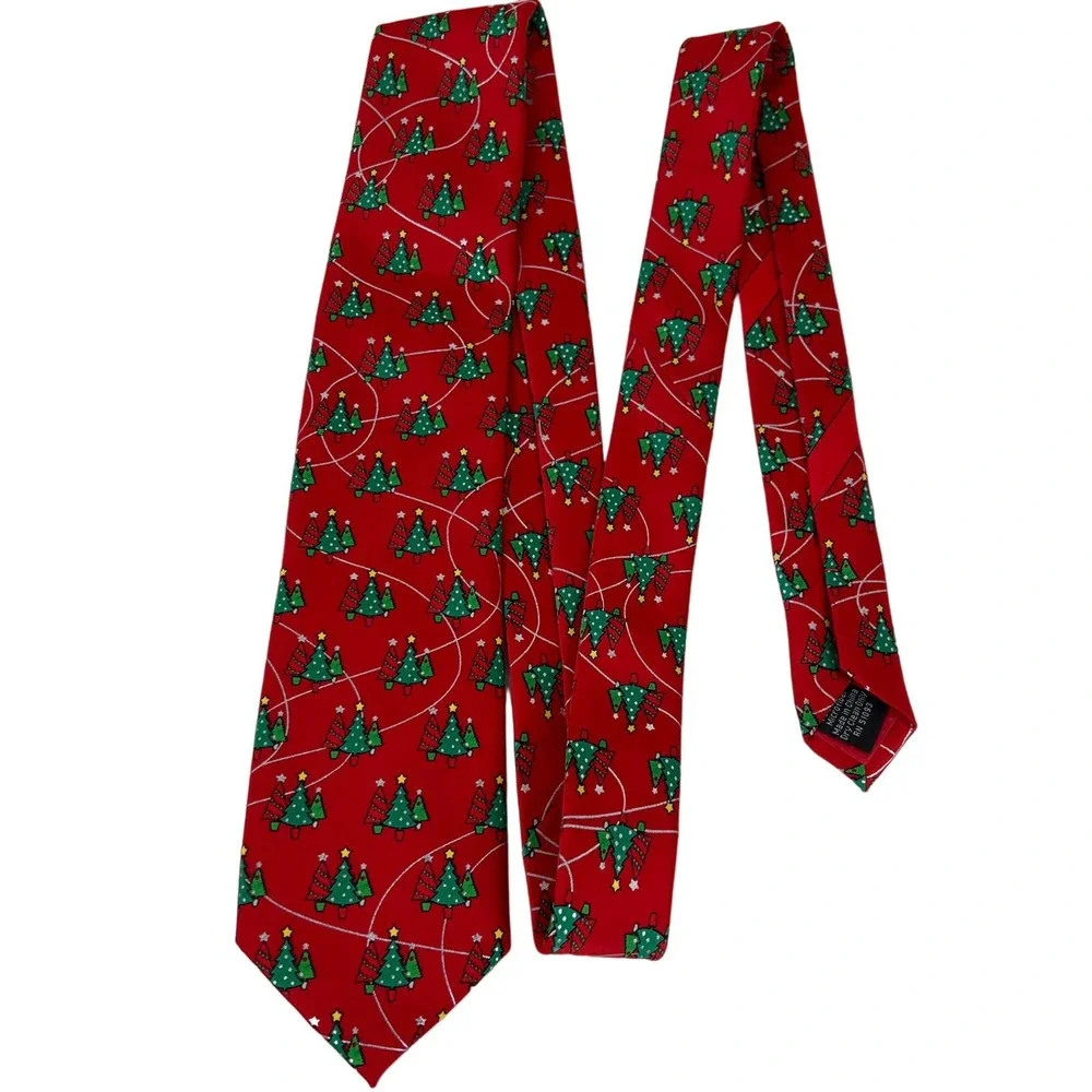Hallmark Holiday Traditions Christmas Tree Tie